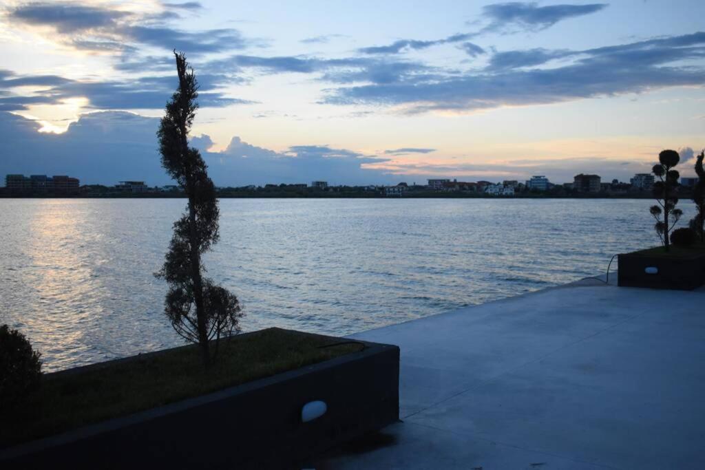 Apartment By The Lake With A View Mamaia Dış mekan fotoğraf